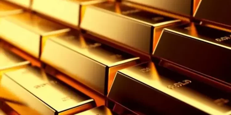 Gold surges to record-breaking high in Pakistan