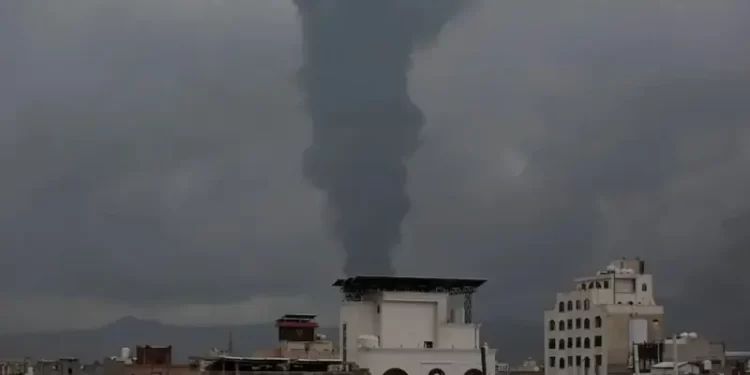 Israel army says strikes Hezbollah site in south Lebanon