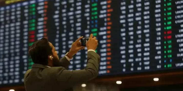 KSE-100 crosses 158,000 level amid strong buying momentum