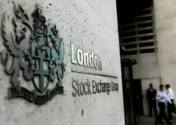 London stocks end event-packed week lower amid fiscal worries