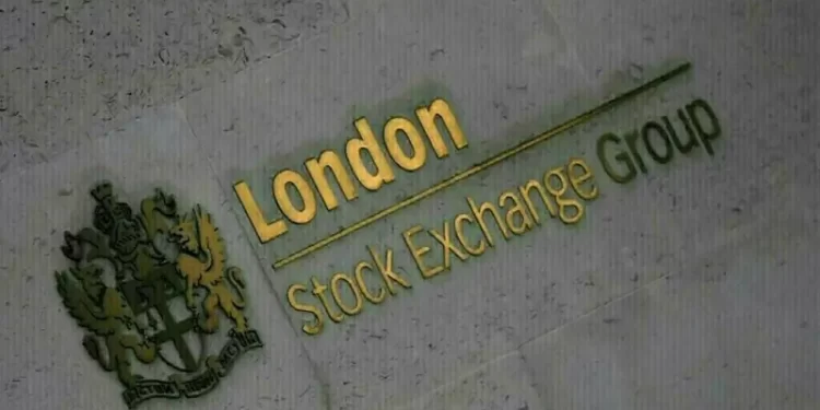 London stocks rise as financials lead gains; US government shutdown looms