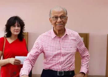 Mauritius prime minister asks central bank governor to step down