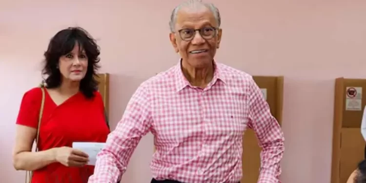 Mauritius prime minister asks central bank governor to step down