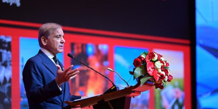 PM Shehbaz assures to remove all hiccups as Pakistan, China business firms sign $4.2bn pacts
