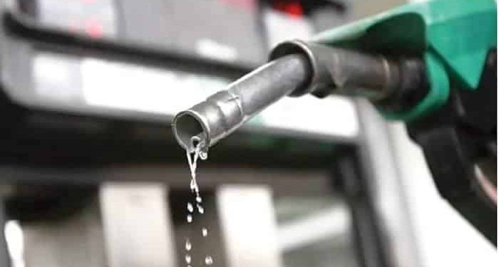 Pakistanis Paying Rs. 94.89 Tax on Every Litre of Petrol