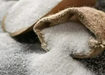 Raw sugar prices ease but remain on track for weekly gain