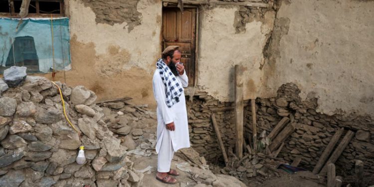 Rescuers in Afghanistan race to reach remote quake-hit mountain villages