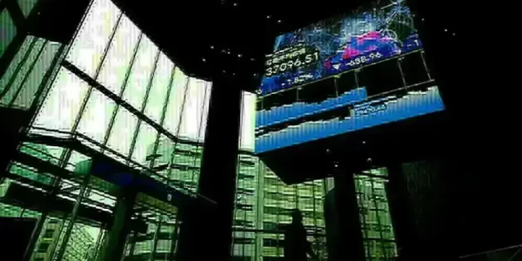 Stocks rise as prospect of Fed easing trumps political uncertainty