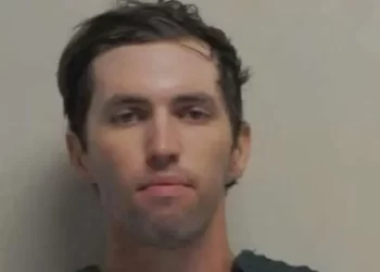 Suspected gunman Robinson wrote note threatening Kirk, tied to scene by DNA, FBI director says