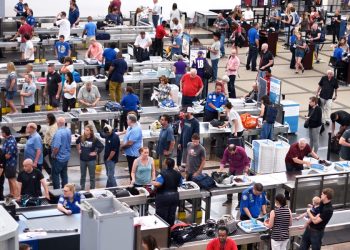 The 20 biggest airports in the US and Canada, ranked by how satisfied passengers are