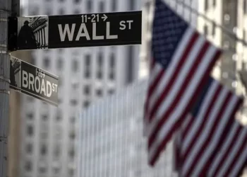 US stocks mostly rise as markets await inflation data