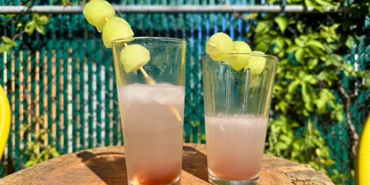 Watching Naomi Osaka and Coco Gauff face off from home? Here's how to make your own Honey Deuce, the US Open's signature $23 cocktail.