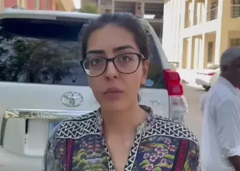 Islamabad court recalls non-bailable arrest warrants as Imaan Mazari, husband appear in court