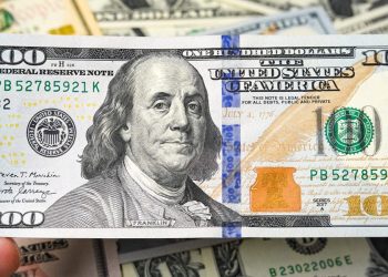 An economist and ex-central banker shares 5 investing rules to help Gen Z and millennials build wealth &mdash; and beat the market