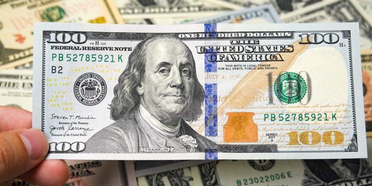 An economist and ex-central banker shares 5 investing rules to help Gen Z and millennials build wealth &mdash; and beat the market