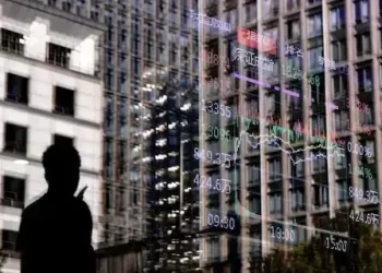 Asian shares poised for 7th month of gains; dollar climbs