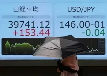 Asian stocks choppy as commodities catch breath after rally, yen in focus
