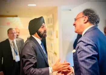 Aurangzeb discusses post-flood recovery, economic reforms with World Bank chief