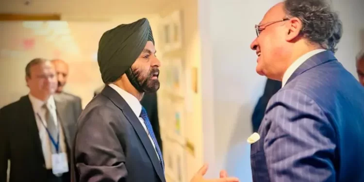 Aurangzeb discusses post-flood recovery, economic reforms with World Bank chief