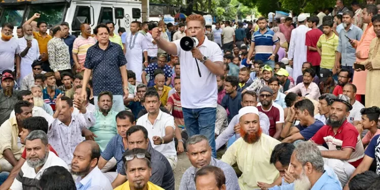 Bangladesh parties sign reform charter, but student and leftist group stays away