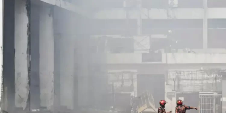 Bangladesh probes cause of massive airport fire