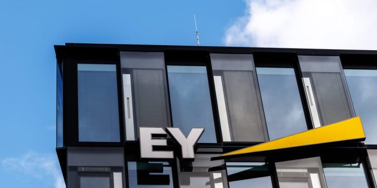Big Four giant EY is all in on AI &mdash; and it's paying off