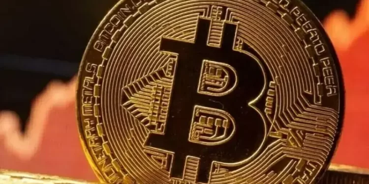 Bitcoin extends decline to $104,782 as Trump escalates US-China trade war