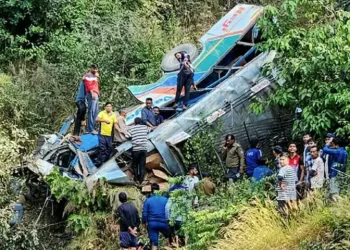 Bus collision blaze kills 20 in southern India, media say