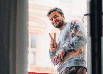 From Malir to Barcelona! Irfan Junejo Becomes Pakistan’s First Youtuber to Interview FC Barcelona Players