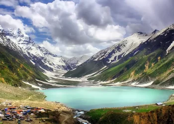 German Tourist Rescued by Mansehra Police After Getting Lost in Naran Mountains