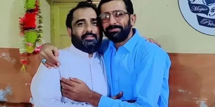 Ghotki journalist Tufail Rind shot dead by unknown assailants in presence of his children: police