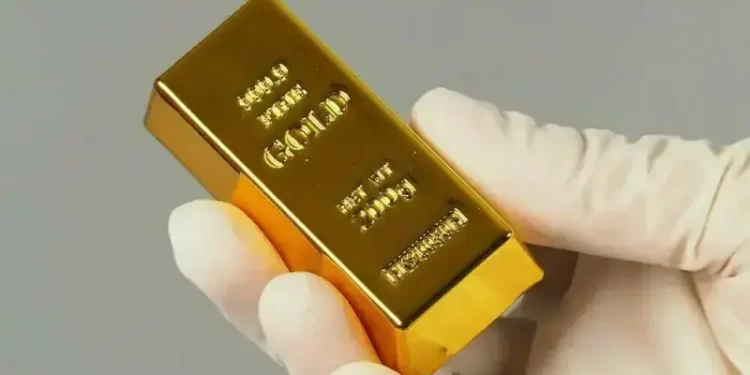 Gold price per tola falls Rs2,500 in Pakistan