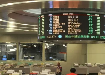 Hong Kong stocks plunge more than 3% by break