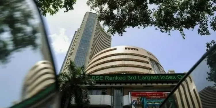 India stock benchmarks to open higher on strong earnings from lenders, global cues