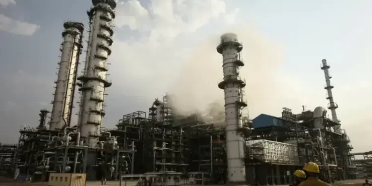 Indian state-backed refinery halts Russian oil