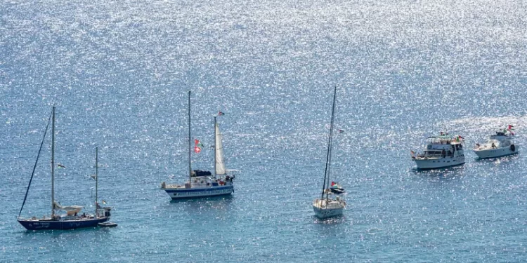 Israel PM praises navy for intercepting Gaza bound flotilla