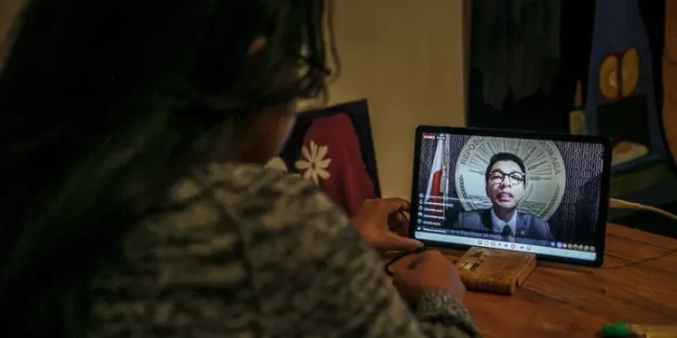 Madagascar president hangs on to power as thousands protest