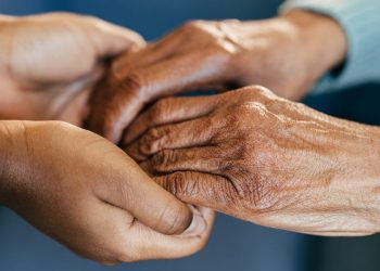 My daughter was never close to my mother. Now, it's too late, and I feel guilty.