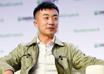 Nothing CEO says his smartphone startup is targeting Gen Z to break into a market dominated by Apple and Samsung