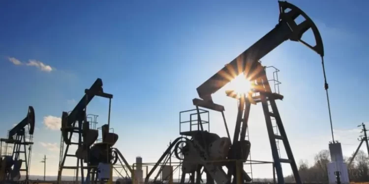 Oil prices drop to four-month lows on oversupply concerns