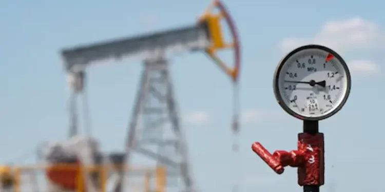 Oil set for weekly loss as Trump-Putin summit looms