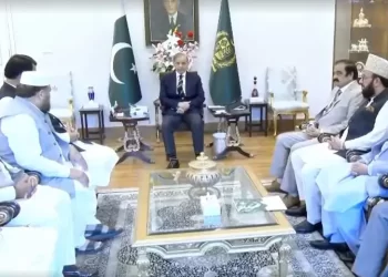 PM Shehbaz discusses country’s political landscape with KP lawmakers, leaders