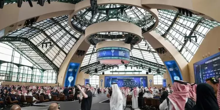 Saudi Arabia plans to refocus $925 billion fund after gigaproject delays, source says