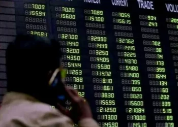 Selling returns to bourse, KSE-100 sheds over 1,600 points