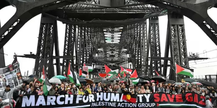 Tens of thousands attend pro-Palestinian rally in Sydney