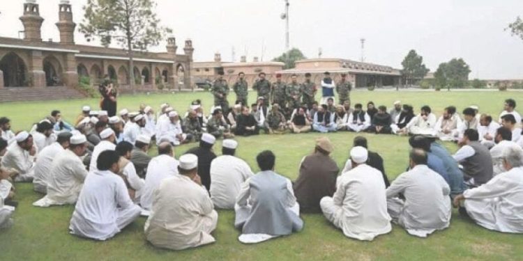 Tirah elders to meet militant groups, ask them to leave valley