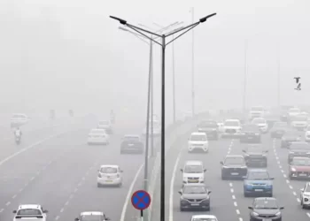 Toxic haze chokes Indian capital