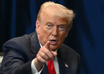 Trump starts key Asian tour with deals ahead of China meet