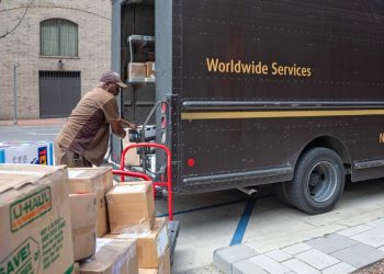 UPS customers say they're being charged the wrong tariff rates and can't get answers from the shipping service