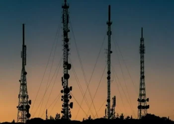 Pakistan’s telecom sector faces Rs152bn revenue decline in FY25
